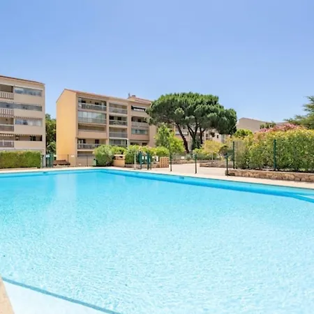Avec Piscine Et Balcon Sainte-Maxime