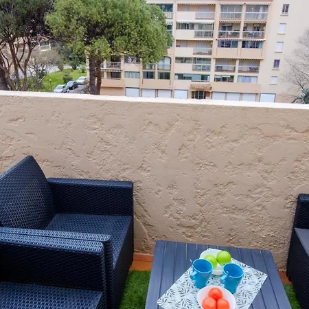 Avec Piscine Et Balcon Sainte-Maxime